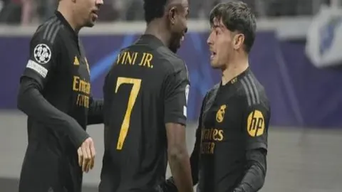 “欧洲冠军联赛1／4决赛次回合：多特蒙德迎战马德里竞技”