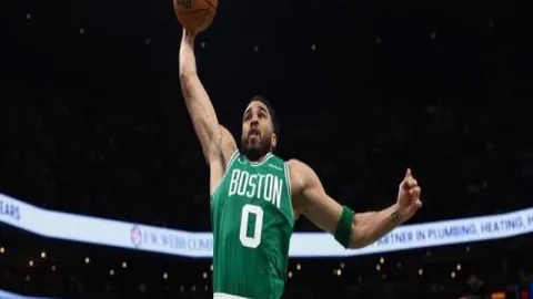 “埃兰加独闯难关，曼联本赛季英超再遇困境”